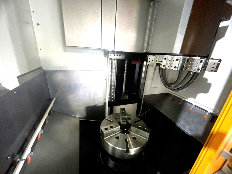 Máy tiện CNC đứng thường được ứng dụng trong gia công các chi tiết như moay-ơ bánh xe, đĩa phanh...